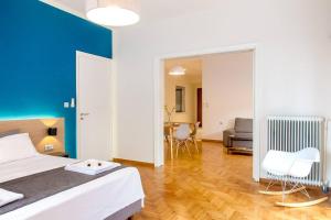 TONIS 2BD Home in Centre, 15 sec to Metro