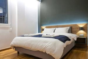 TONIS 4BD near Classy KOLONAKI, locals enjoy it