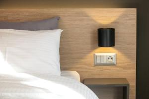 TONIS Comfy home near Acropolis with Small Garden