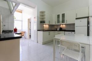 Cozy and Sunny Apartment - Anjos, Lisbon