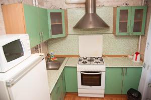 Apartment room in 2 rooms apartment on str. Shkilna 22. Luxury class. Centre