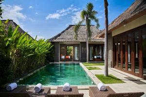 Mahagiri Villas hotel, 
Bali, Indonesia.
The photo picture quality can be
variable. We apologize if the
quality is of an unacceptable
level.