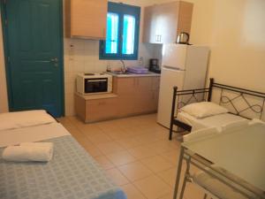 Taxiarchis Studios Irakleia-Island Greece