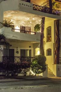 Las Olas Condominium #207