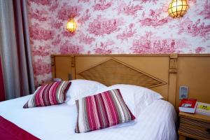 Hotels Logis Auberge De La Selune : photos des chambres