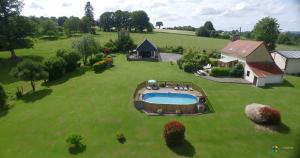 Maisons de vacances La Gasteboisiere with swimming pool and games room : photos des chambres