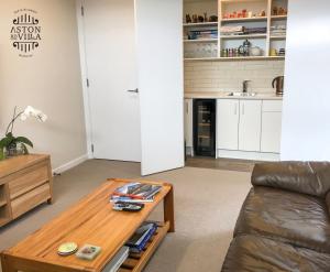 Aston Road Villa Bed & Breakfast