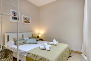 Renovated & Classic 3-Bedroom Sagrada Familia Apt.