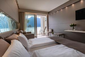 Junior Suite with Lake View room in Park Hotel Imperial