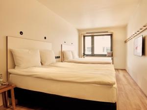 Twin Room room in Schwabinger Wahrheit by Geisel