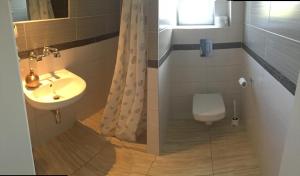 SANTOSA Pokoje Goscinne