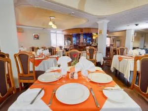 Gold Crest Hotel - Tamarin