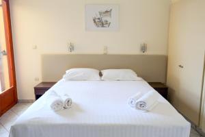 Hotel Karyatides Aegina Greece