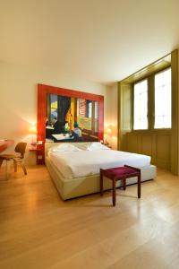 Deluxe Double or Twin Room room in Petronilla - Hotel In Bergamo