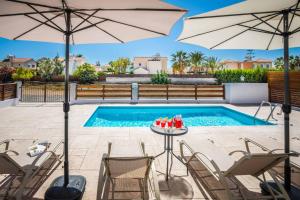 Villa White Moonflower