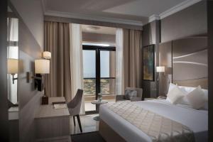 Premium Suite with Sea View room in Two Seasons Hotel & Apartments