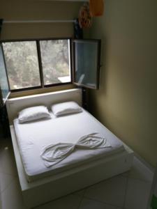 Aris Apartments