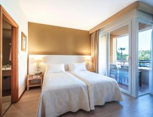 Two-Bedroom Family Suite with Terrace room in Dom Pedro Marina