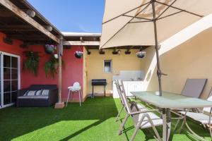 Villa Blanca Tenerife - Private rooms - Terrace and BBQ, 5 minutes from the beach and airport