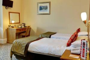 Standard Twin Room room in Best Western Queens Hotel