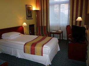 Mini Single Room with Single Bed - Non-Smoking room in Best Western Plus Park Hotel Brussels