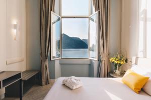 Deluxe Double or Twin Room with Lake View room in Araba Fenice Hotel