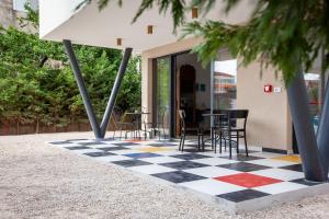 SUBTUB Hostel Makarska