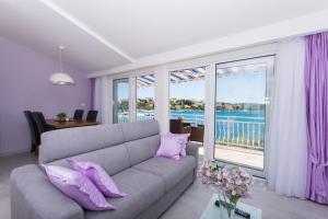 Villa Rozana - Beachfront Wellness Retreat