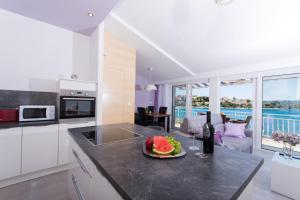 Villa Rozana - Beachfront Wellness Retreat