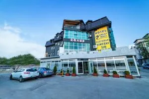Hotel & Restaurant Great Wall - Airport - 卢卡维卡