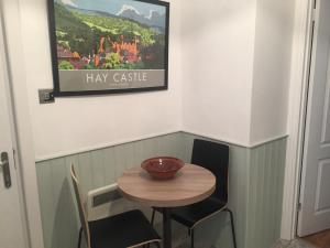 The Flat Frank Lewis House