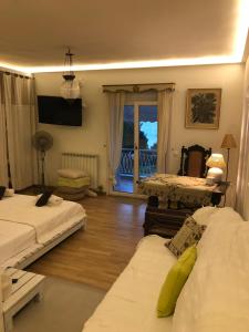 Classy lux apt w/ sea view, garden, parking Corfu Greece