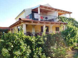 Apartments Ljuba - 200m from beach