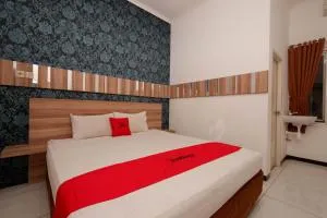RedDoorz near Plaza Simpang Lima - Kalibanteng-lor