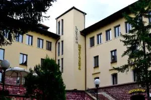 Hotel Jeravna - 皮罗特