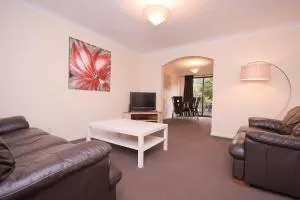 Captains Place - Hythe