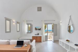 Deluxe Suite with Sea View