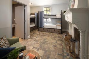Bed in 4-Bed Mixed Dormitory Room room in Generator Miami