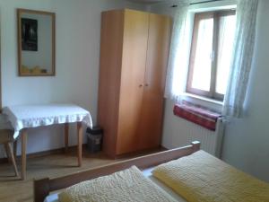 Hostel Halleiner Hutte Adnet Austria J2ski