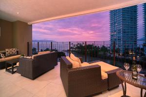 Luxury ocean view one bedroom two bathrooms