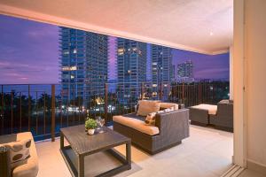 Luxury ocean view one bedroom two bathrooms