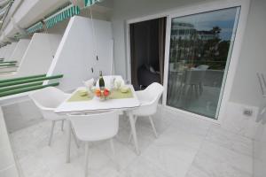 Luxury Apartments in first beach line with pool