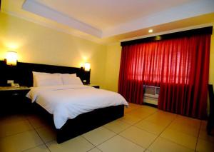 MO2 Westown Hotel - Mandalagan