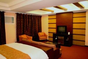MO2 Westown Hotel - Mandalagan