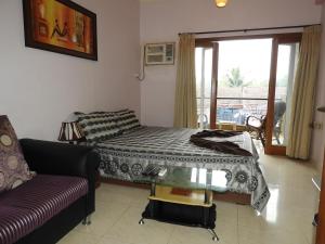 AF-6 Candolim with shared pool