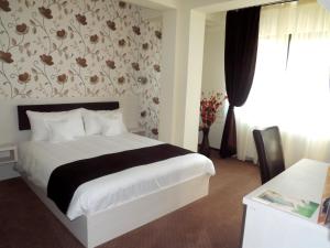 West Plaza Residence