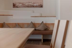 The Classic by Regina