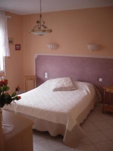 B&B / Chambres d'hotes Domaine de la Pendule : Chambre Double - Vue sur Jardin