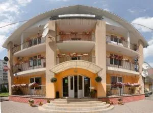 戈蓝特酒店 - Martusovka