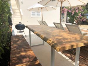 Luxury Family Beach Front Villa - SUNDAY BEACH HOUSE